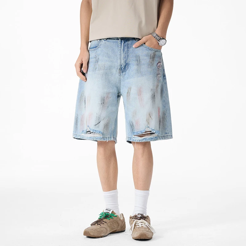 Pantalones cortos de mezclilla holgados para hombre, estilo Bermuda, con dobladillo desgastado y rotos, pintados a mano con efecto de pincel, estilo vintage Y2K, streetwear.