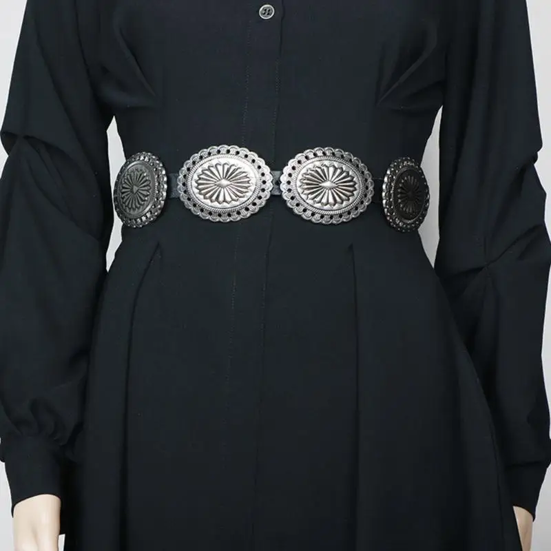 39BD PU-Taillengürtel Ethno-Stil mit geschnitzter Blumenschnalle für Herren-Damenkostüme – Detail 2