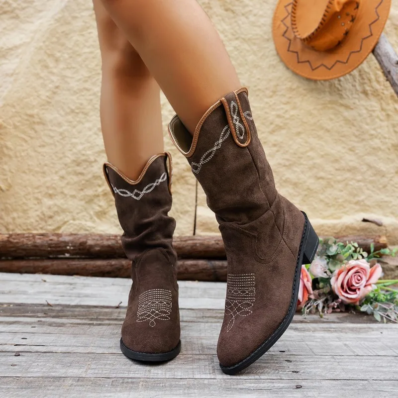 

2024 Women's Winter New Western Women's Suede Snow Boots Ankle Middle Heels Thick Simple Warm Cotton Shoes Women