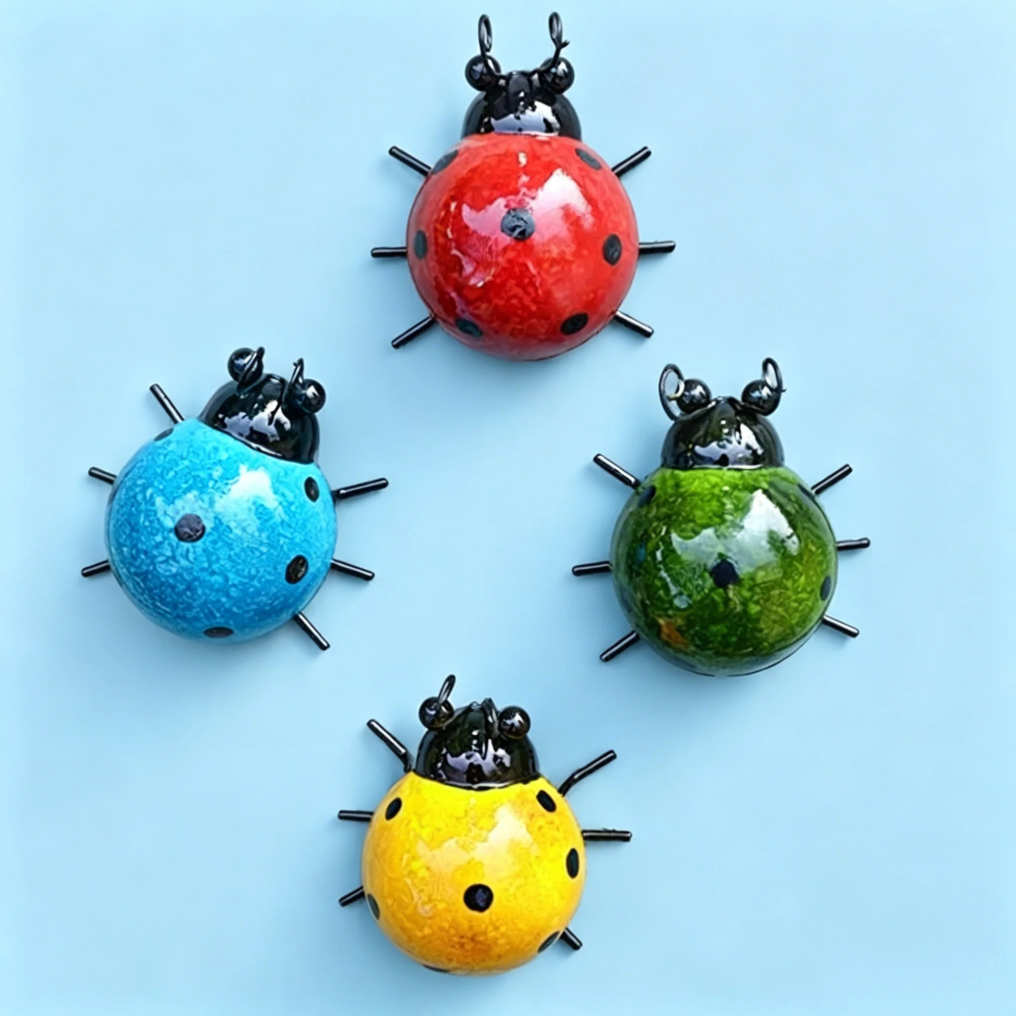 Metal Ladybug Wall Hanging Sculpture, Outdoor Garden Fence Beetle Ornament for Home Patio Decor