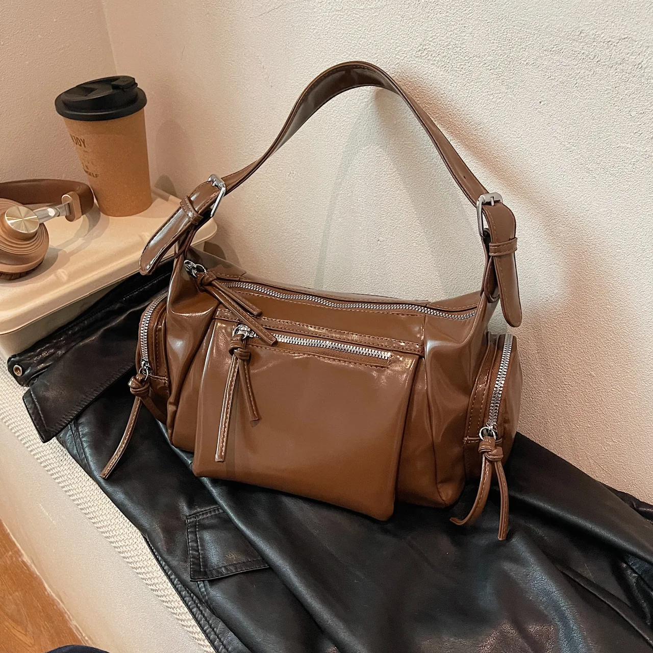 

​​2025 Vintage Underarm Bag for Women Y2K Pillow Shoulder Purse Retro Crossbody Bag Unique Casual Mini Bag​