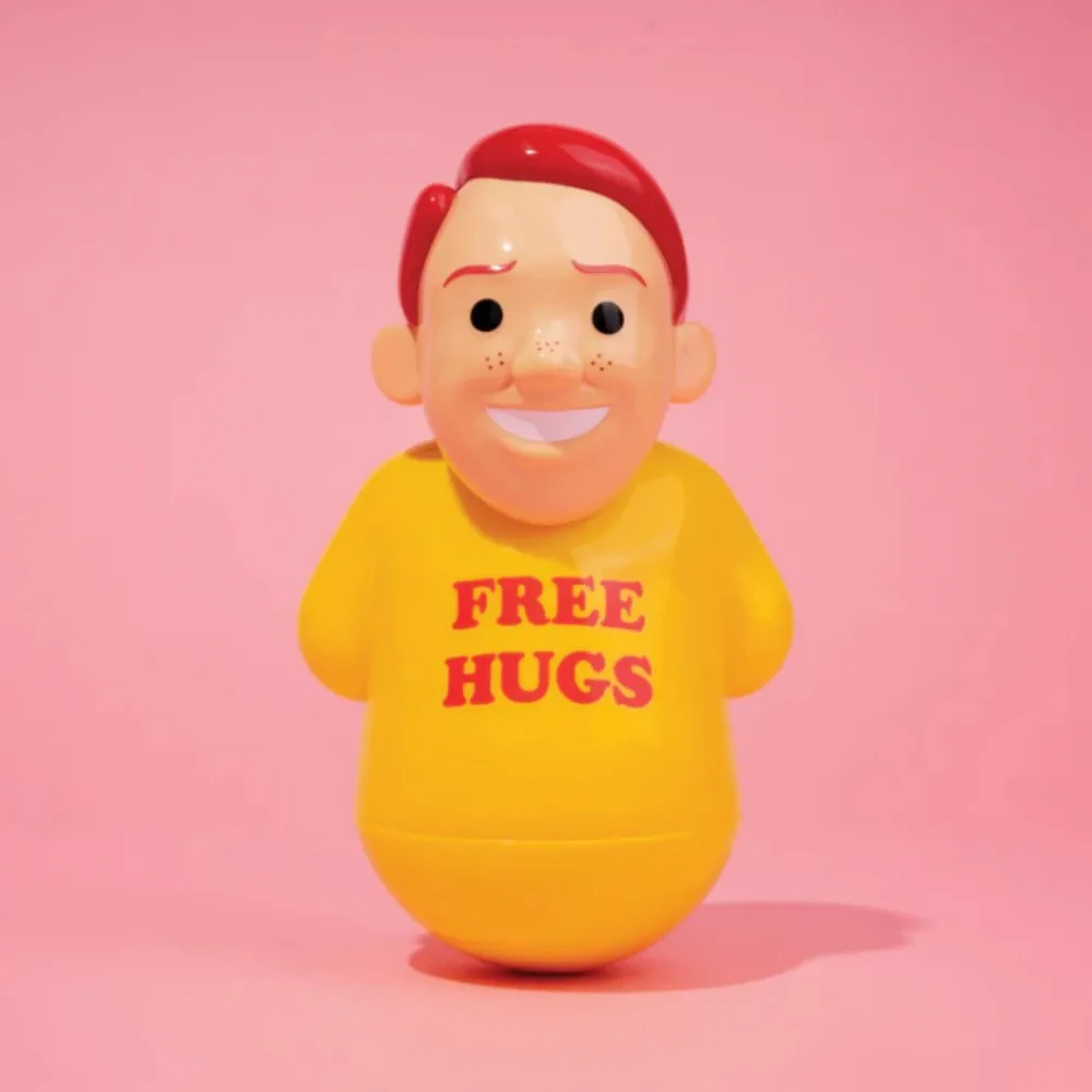 

Free Hugs from "Bootyboop" series of sculptures,art ornaments, office decoration, collectible ornament, table decoration