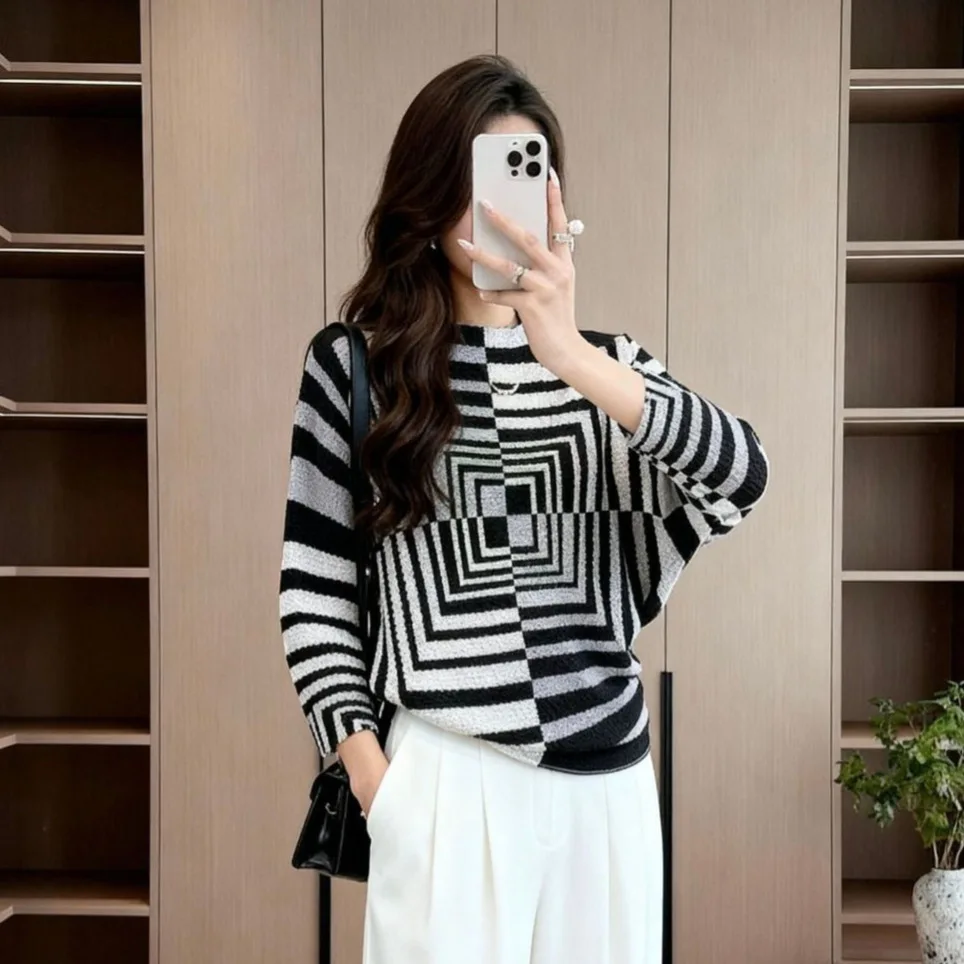 เสื้อยืดแขนยาวลายทางสีสันสไตล์มิยาเกะสำหรับผู้หญิง ไซส์ใหญ่ ทรงหลวม เรียบง่าย สบายๆ คอกลม