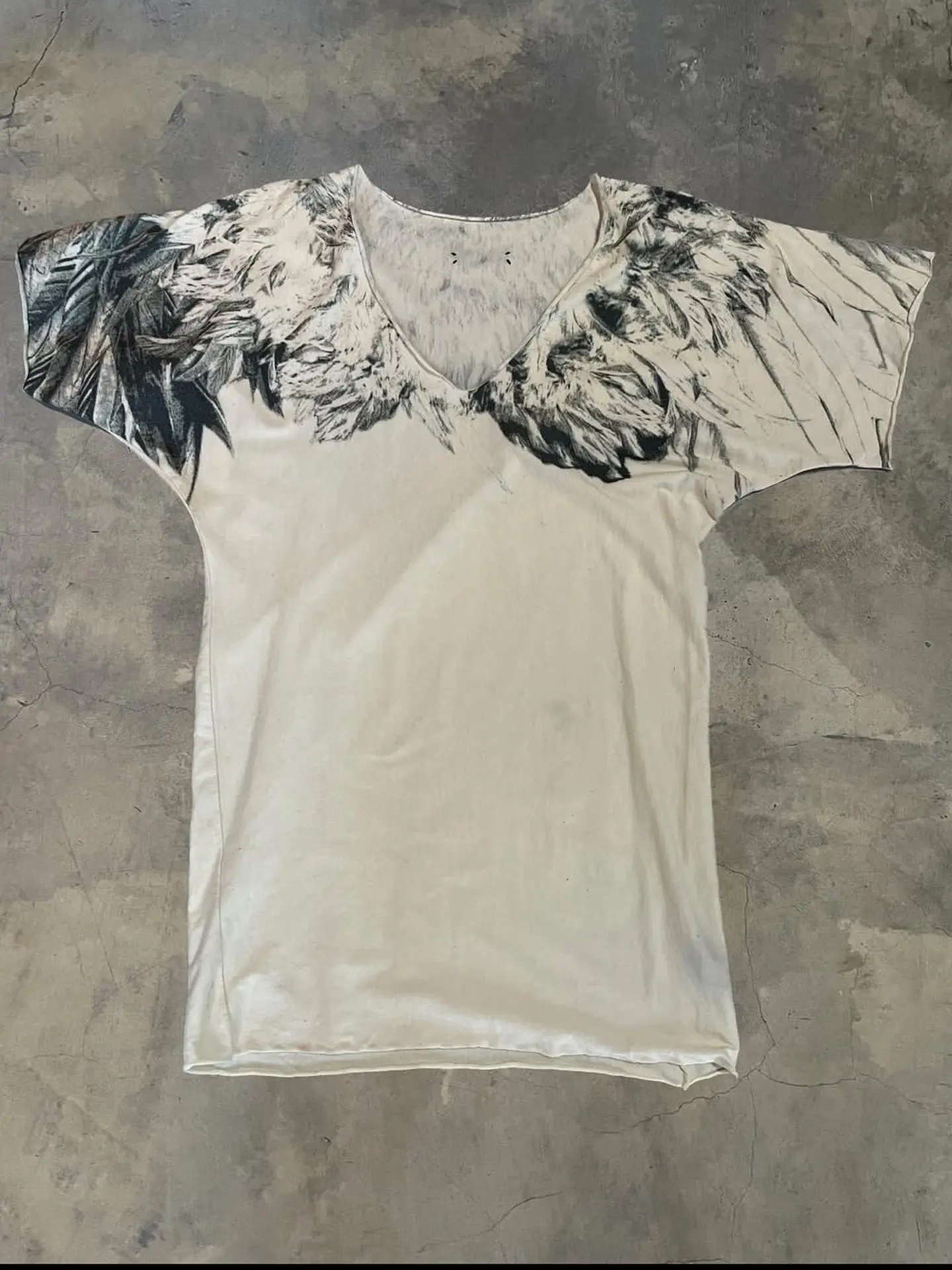 Ifsixwasnine Pioneer Vision Medieval Tribal Feather Print V-Neck Bat Sleeve T-Shirt