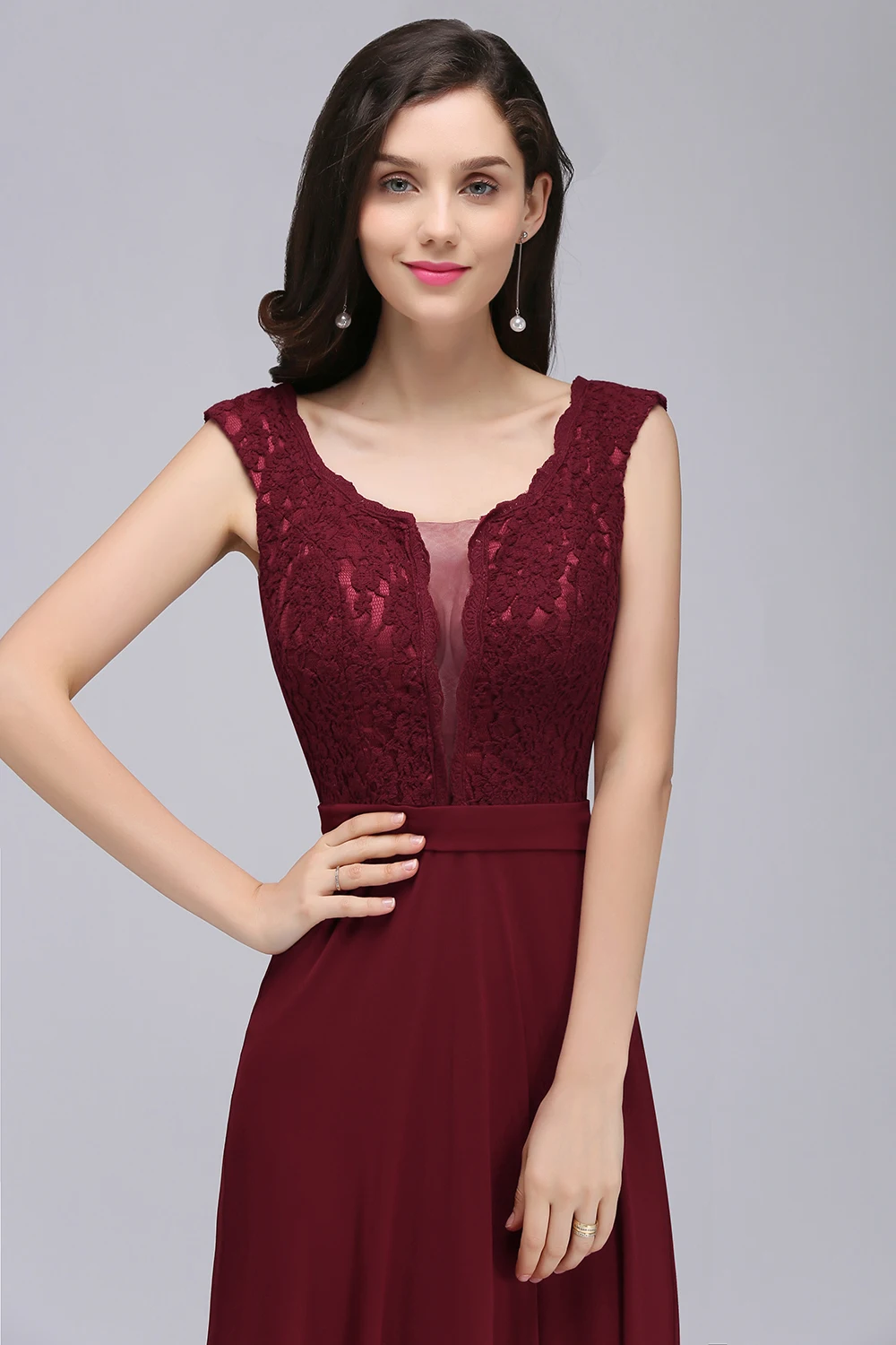 2024 Sexy Illusion O Neck Elegant Long Burgundy Evening Dresses Lace Sleeveless A-Line Chiffon Formal Party Prom Gowns Vestidos