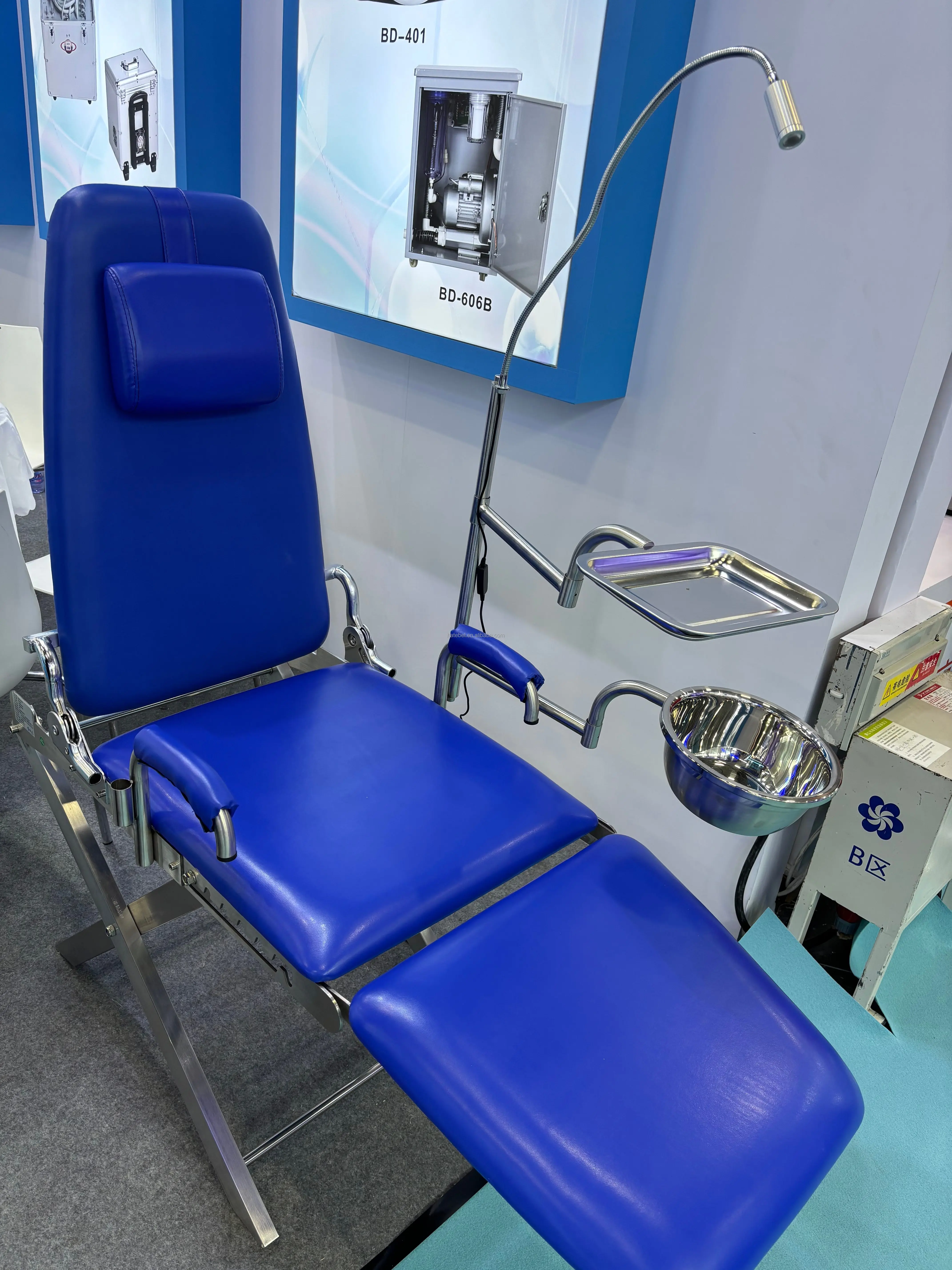 Portable Folding Dental Chair with LED Operation Lamp Spittoon and Instrument Tray