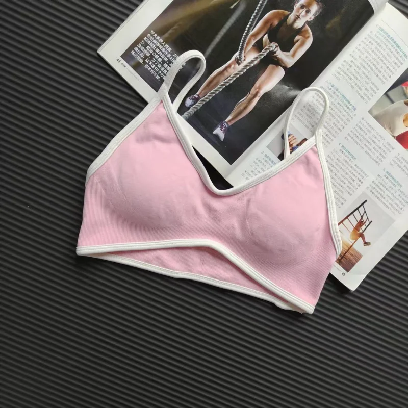 Nahtloser, gerippter Sport-BH für Damen, mit kontrastierenden, dünnen Trägern, ohne Bügel, weiche Unterstützung, atmungsaktives Yoga-Top für das Fitnessstudio und den täglichen Gebrauch. – Detail 13