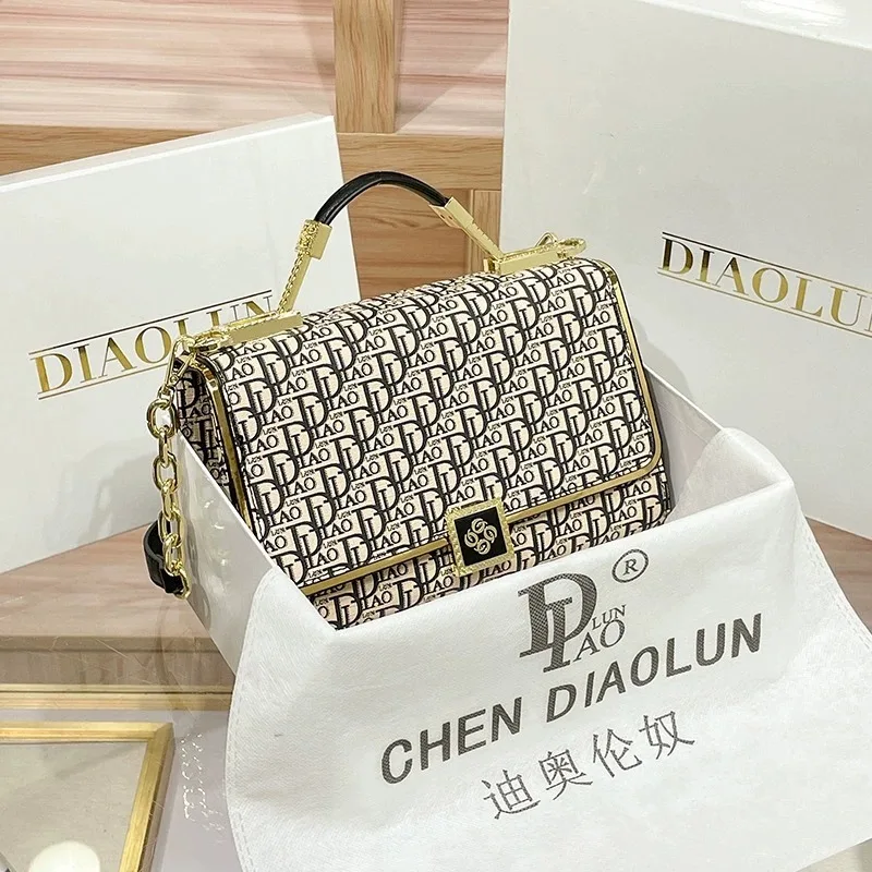 

Luxury Chic Tote Bag For Women Designer Leather Crossbody Handbag Vintage Minimalist Elegant Stylish Large Capacity