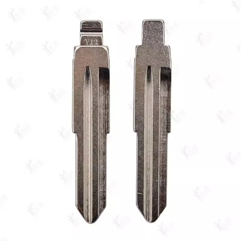 for Y13 car key blank with middle slot is suitable for refitting Mitsubishi folding middle slot