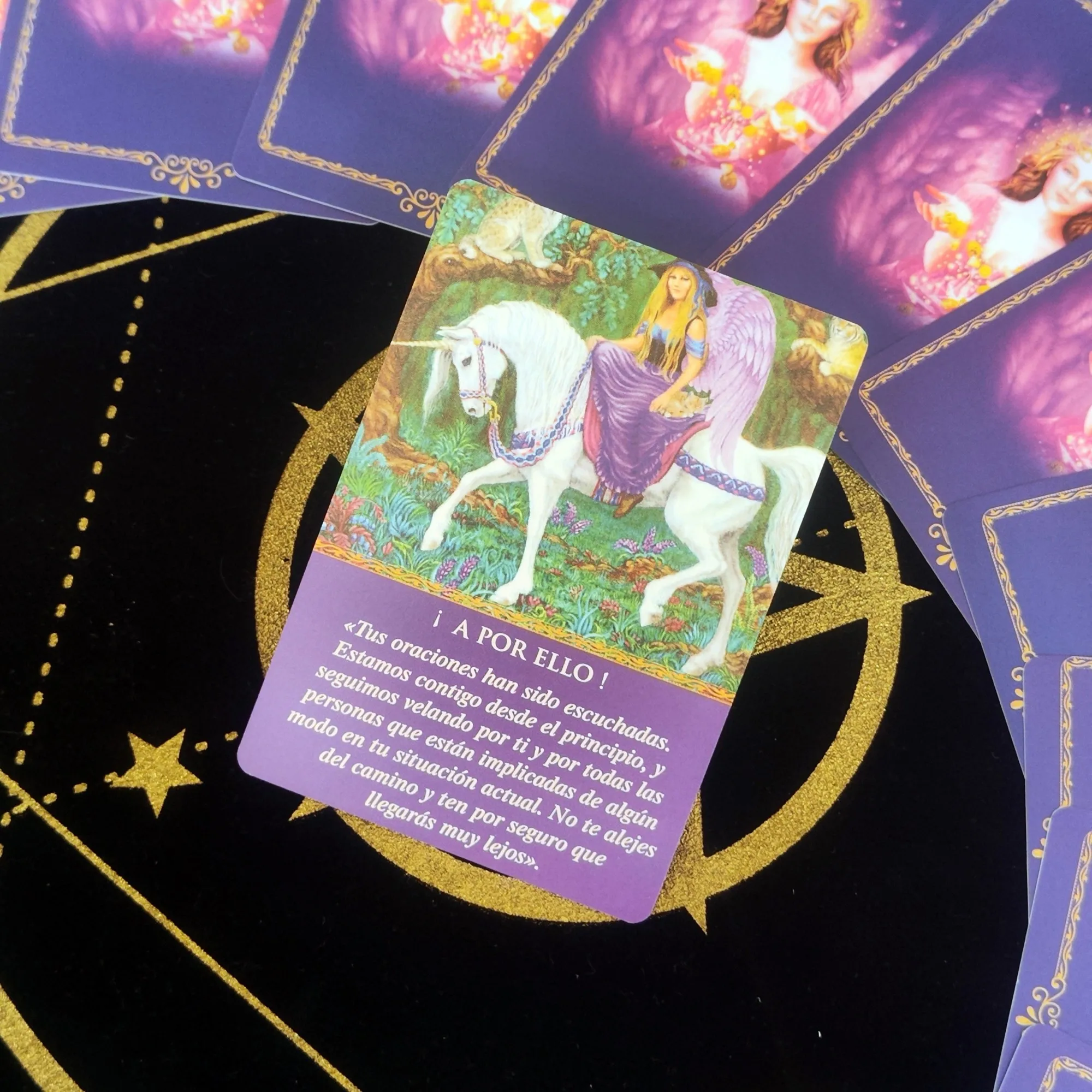 Spanish Version Daily Guidance From Your Angels Oracle Cards: 365 Angelic Messages to Soothe, Heal, and Open Your Heart image 4