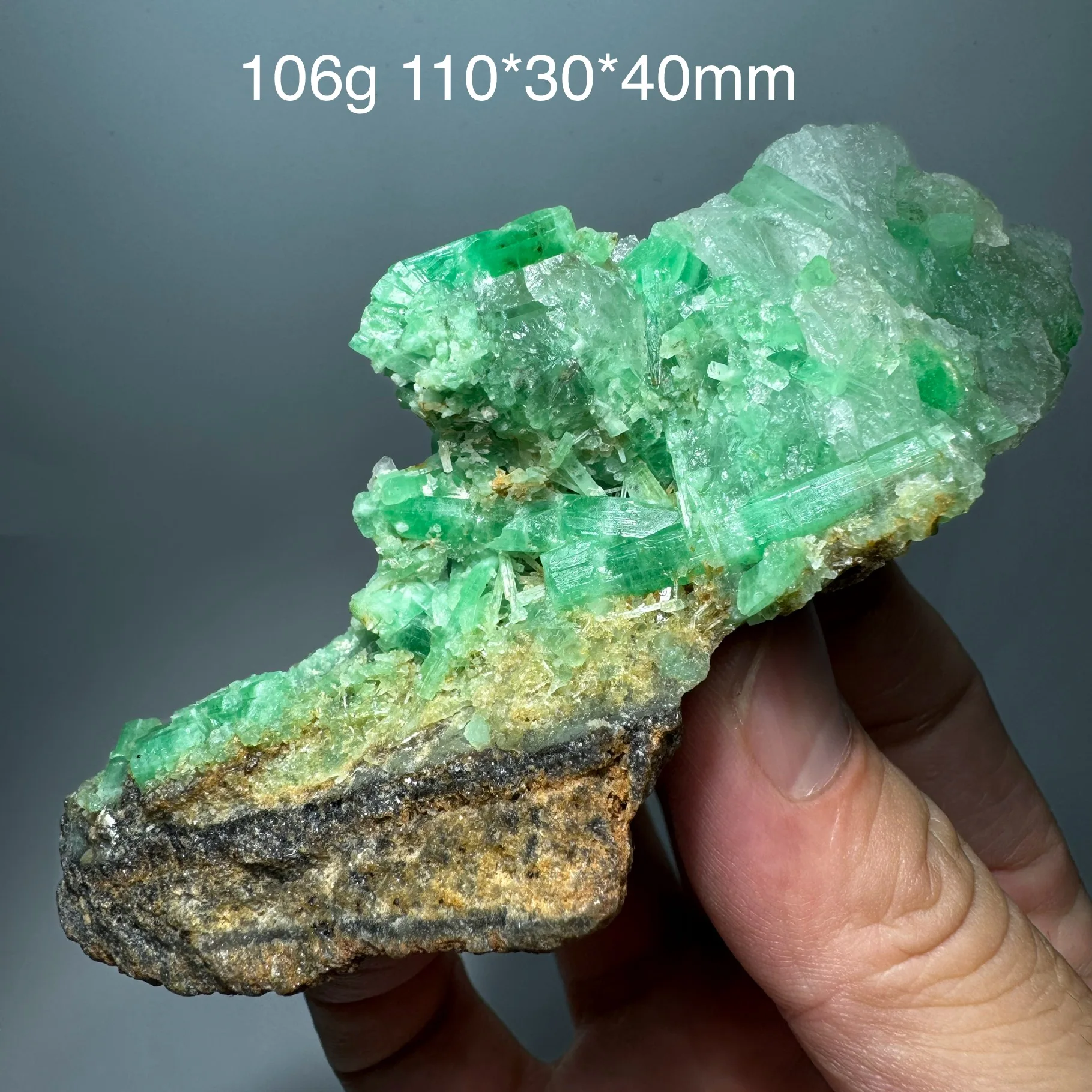 106g Natural Green Emerald Mineral Specimen Healing Quartz Crystals Rock Gemstone Desk Decor