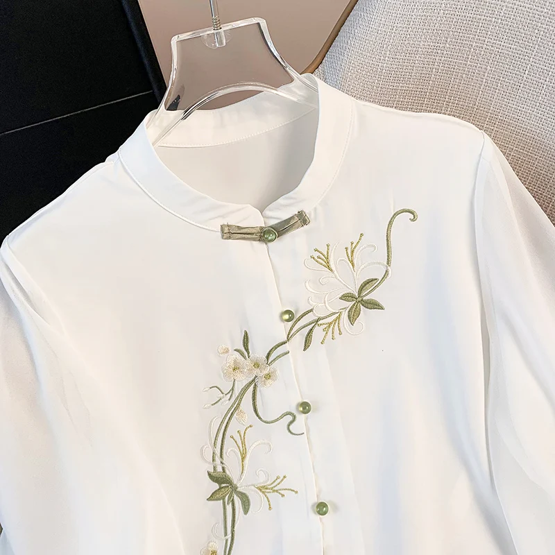 Retro Chinese Style Shirt with Flared Sleeves And Stand Collar Heavy Embroidery Hanfu Classical Top for Women