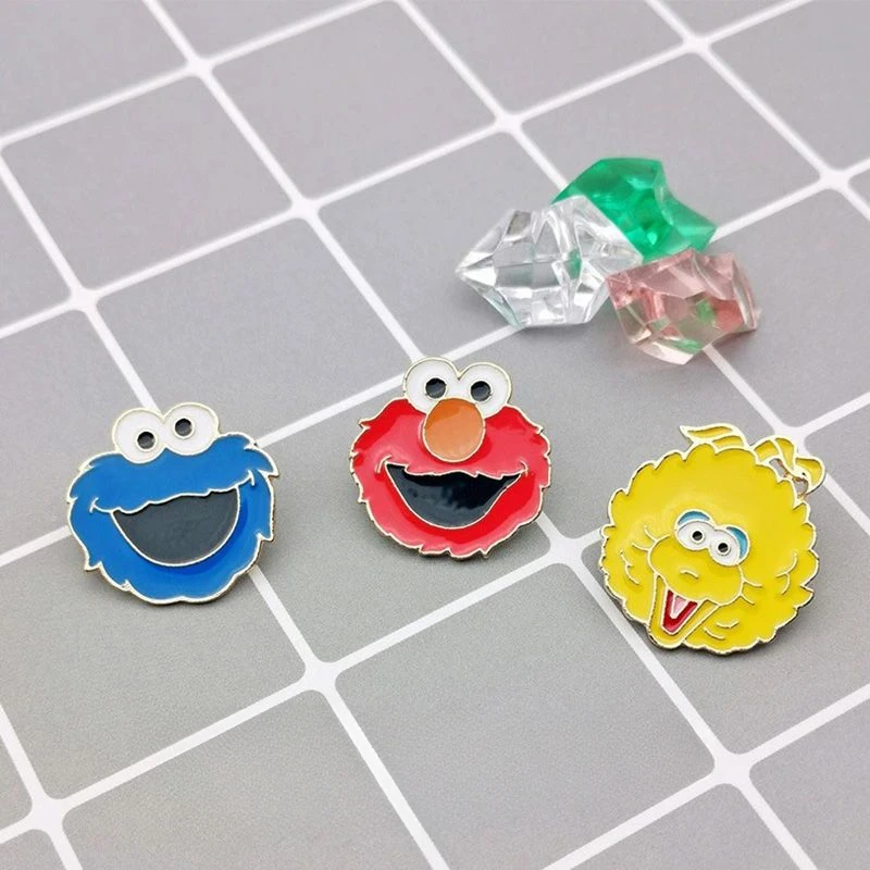 New Hasbro Sesame Street ELMO BIG BIRD COOKIE MONSTER Cute Cartoon Metal Badge Gift Creative Anime Movie Character Kawaii Brooch