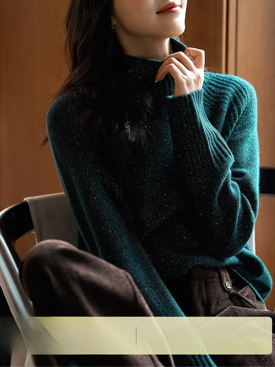 

Xiao Han Star Dust Falls into the Sea Crt Wool Camere Gold Tead Sparkling Embellied High Collar Knitted Sweater