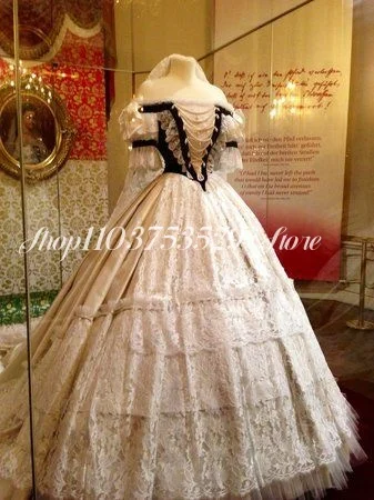 16th Century Evening Dress Black And White Fluffy Victorian Beaded Lace Short Sleeves Large Skirt Renaissance Custom vestido de