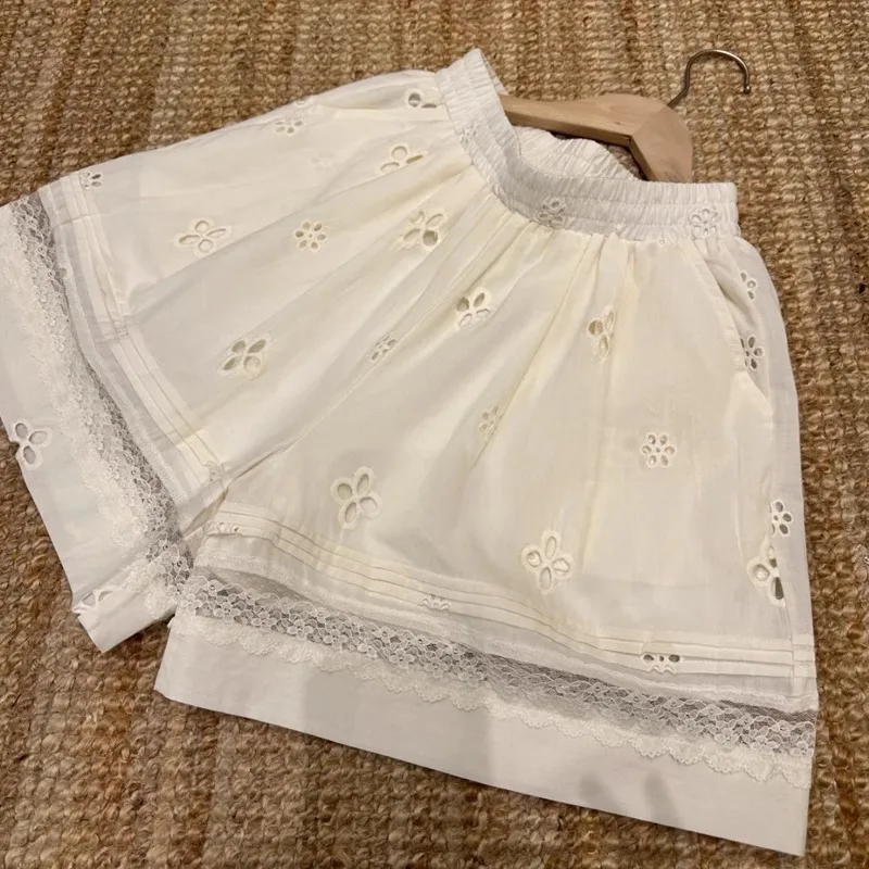 

Hollow Lace Trim Wide-leg Shorts Skirt Women's Summer 2025 New Gentle Age-reducing High Waist Slimming All-match Casual Pants