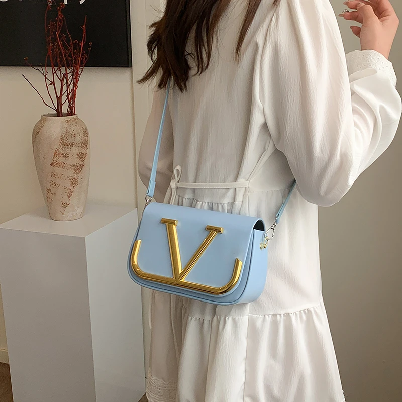 

Stylish Ladies Shoulder Bag Textured Fabric Crossbody Bag Adjustable Strap for Travel