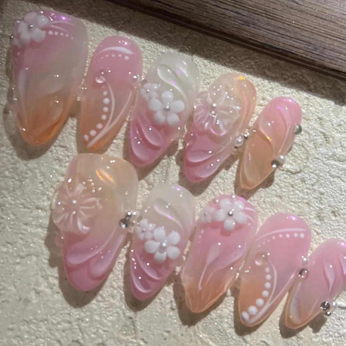 24Pcs Simple Almond Pink Press on Nails Sets Pink Cat's Eye Gilded Sliver False Nail Tips Almond Korean-style Patches Fake Nail
