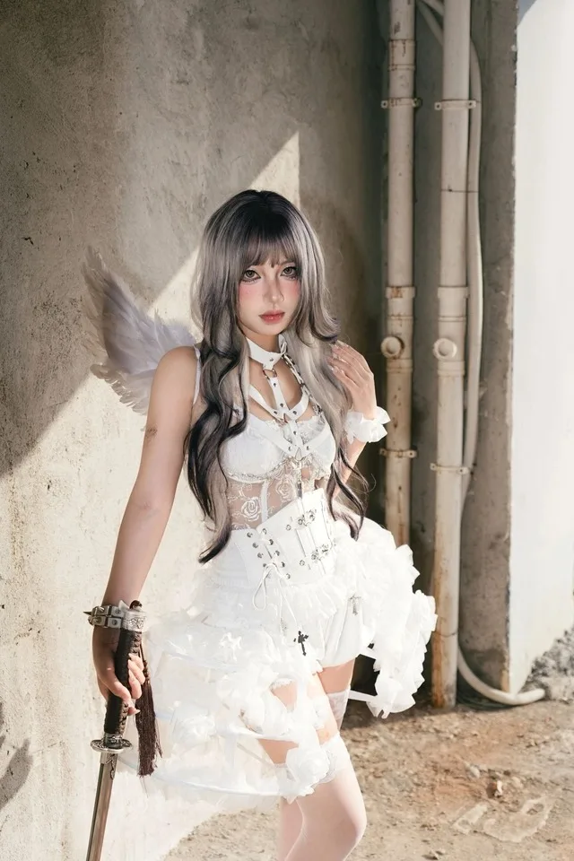 Original lourd fabrication gothique blanc pansement arête de poisson mince bustier tubulaire ceintures gaine perle perles cage à oiseaux bas vêtements ensemble