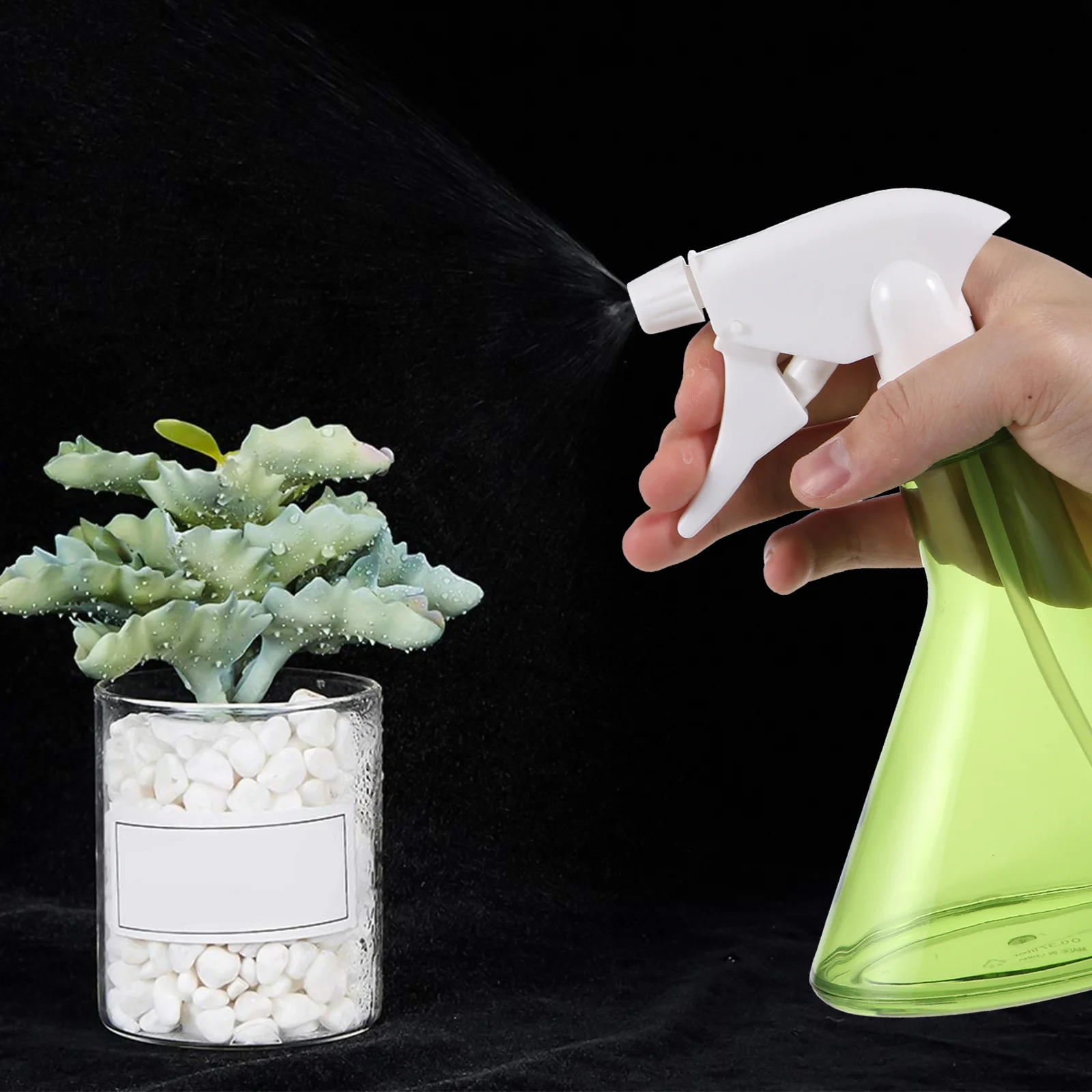 

2Pcs 370ml Spray Bottle for Home Gardening Watering and Cleaning Use Durable Plastic Ergonomic Design Spray Bottle