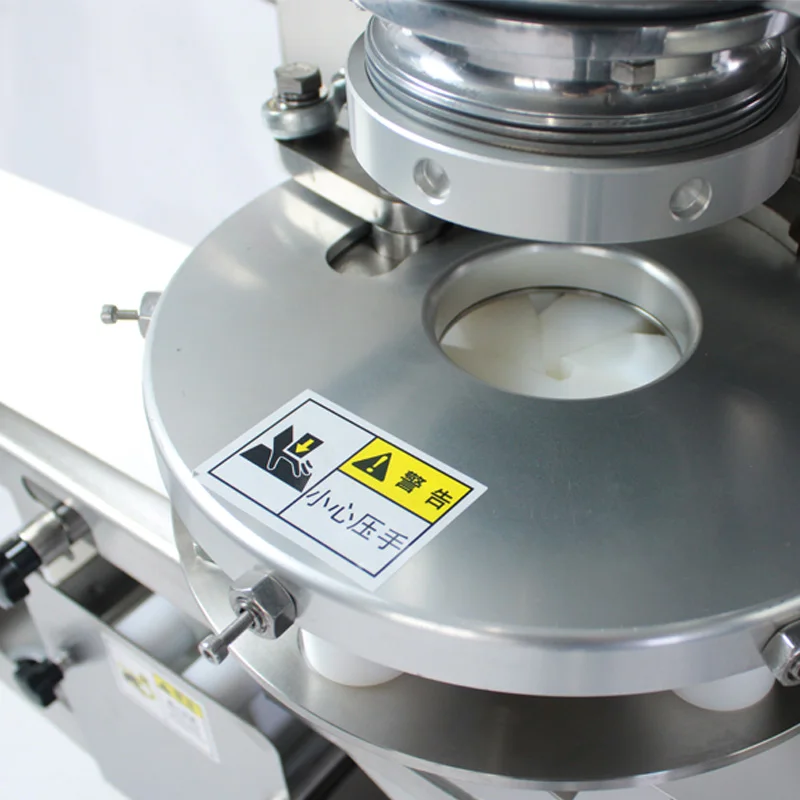 2025 New Machine Small Scale Making Frozen Daifuku Mochi Ice Cream Shaping Machine