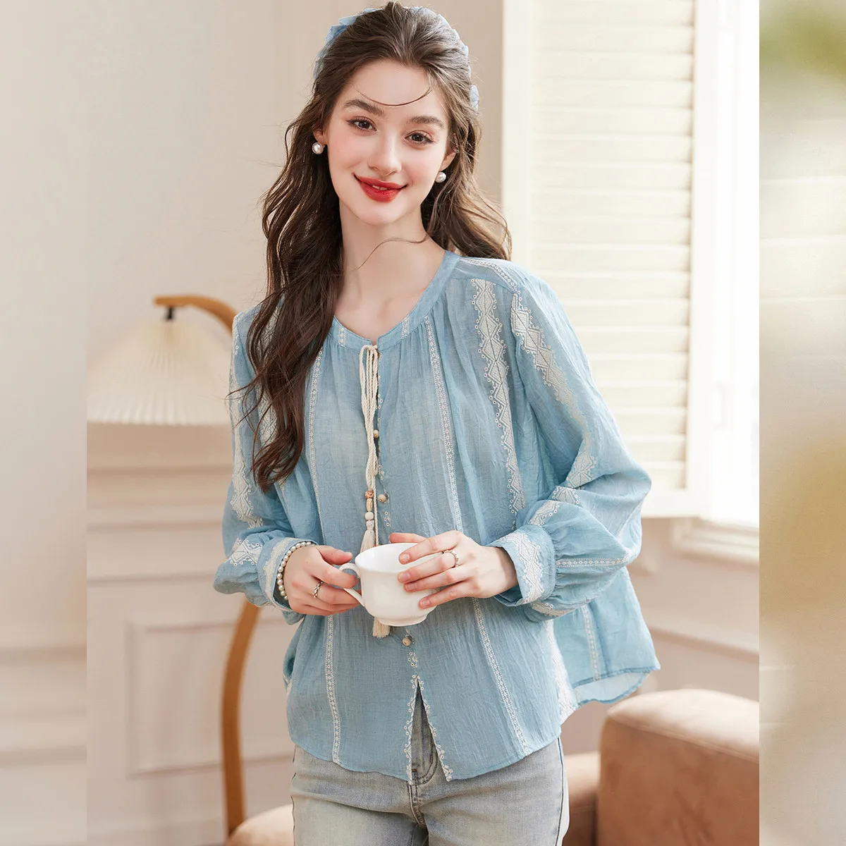 LOUIS YAO Retro Contrast Color Embroidered Women's Blouse 2026 Spring/Autumn Elegant Drawstring Round Neck Long Sleeve Shirt