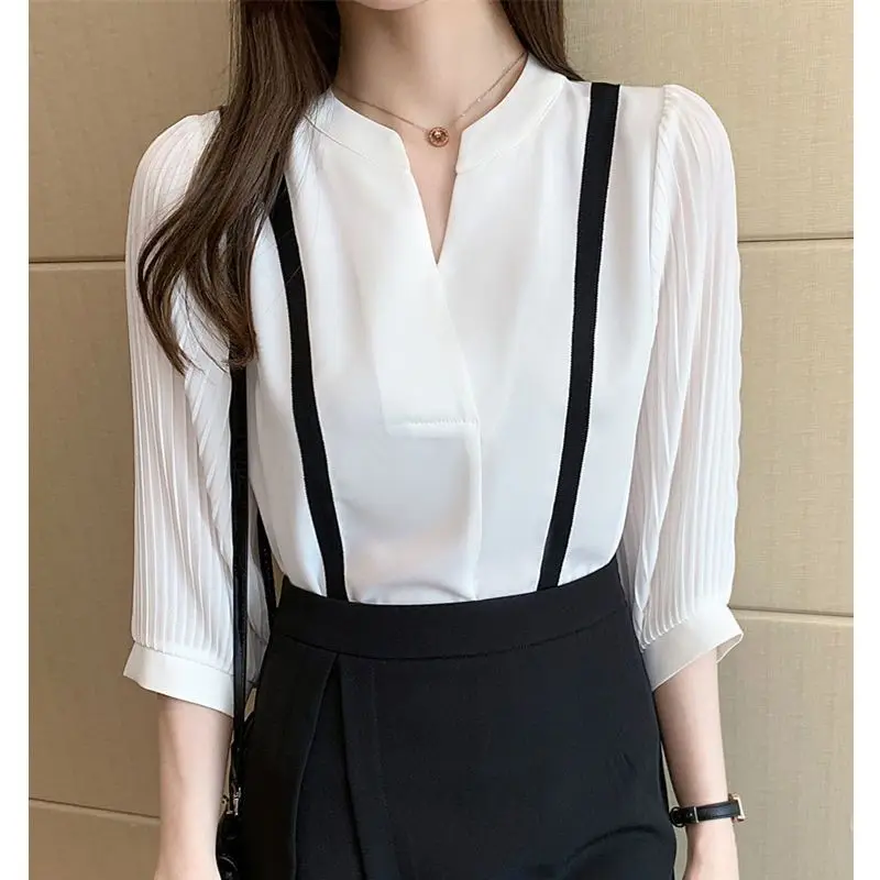 V-neck White Shirt Tops Women\'s Summer New Short Sleeve Striped Patchwork Pleated Loose Elegant Blouse Fashion Casual Clothing