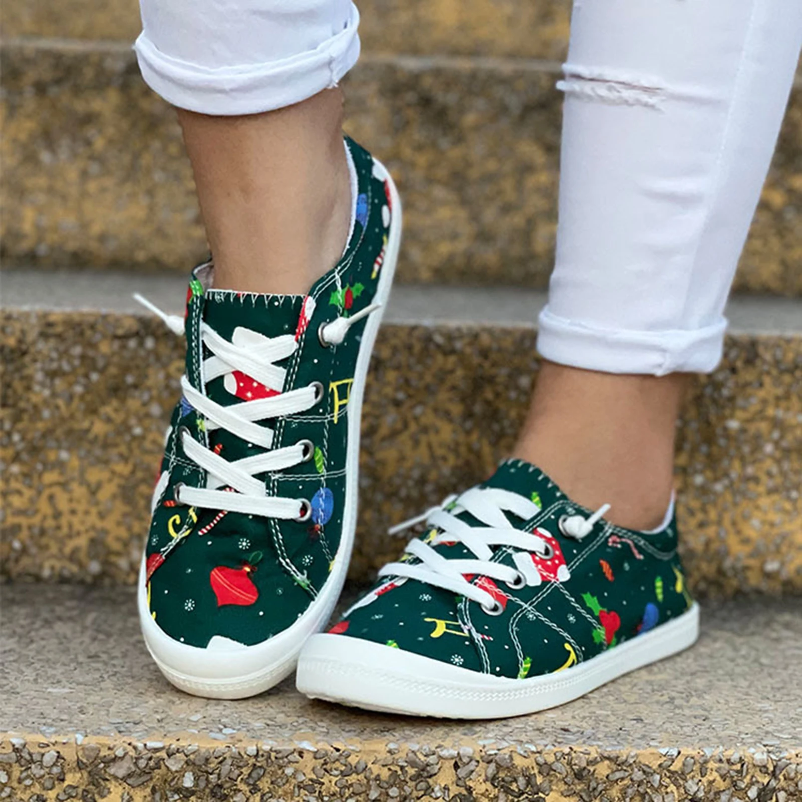 Women Christmas Canvas Sneaker Skin-friendly and Breathable Suitable for Going Beach Side Wear