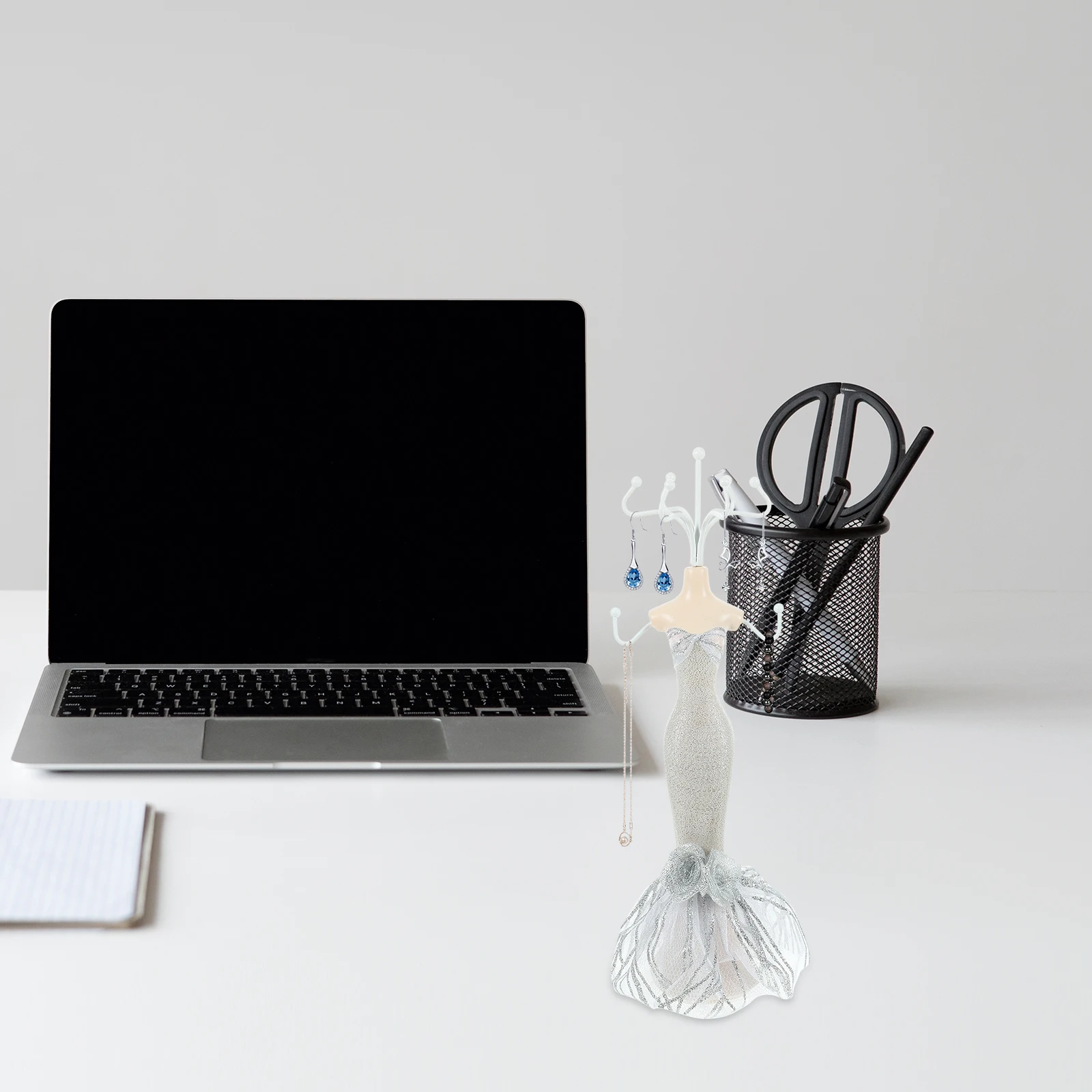 

Mermaid Gown Design Jewelry Holder with 8 Hooks Resin Metal Stand for Bracelets Necklaces Earring Storage Elegant Display Tree