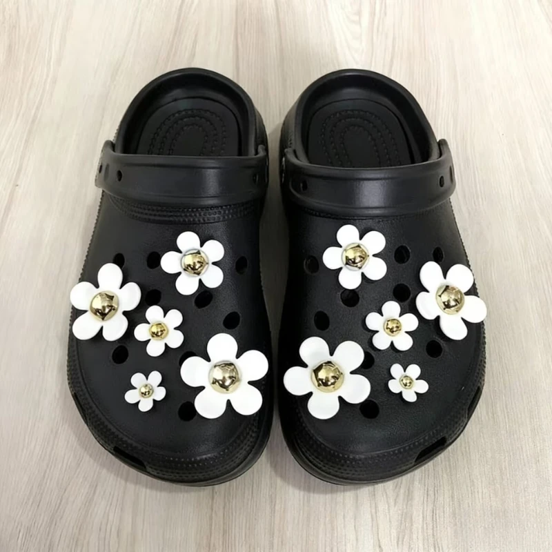 Sweet Black And White Daisy Sunflower Girlish Shoe Buckle Combination Suitable for Girls Ready-to-Wear Hole Shoe Accessory