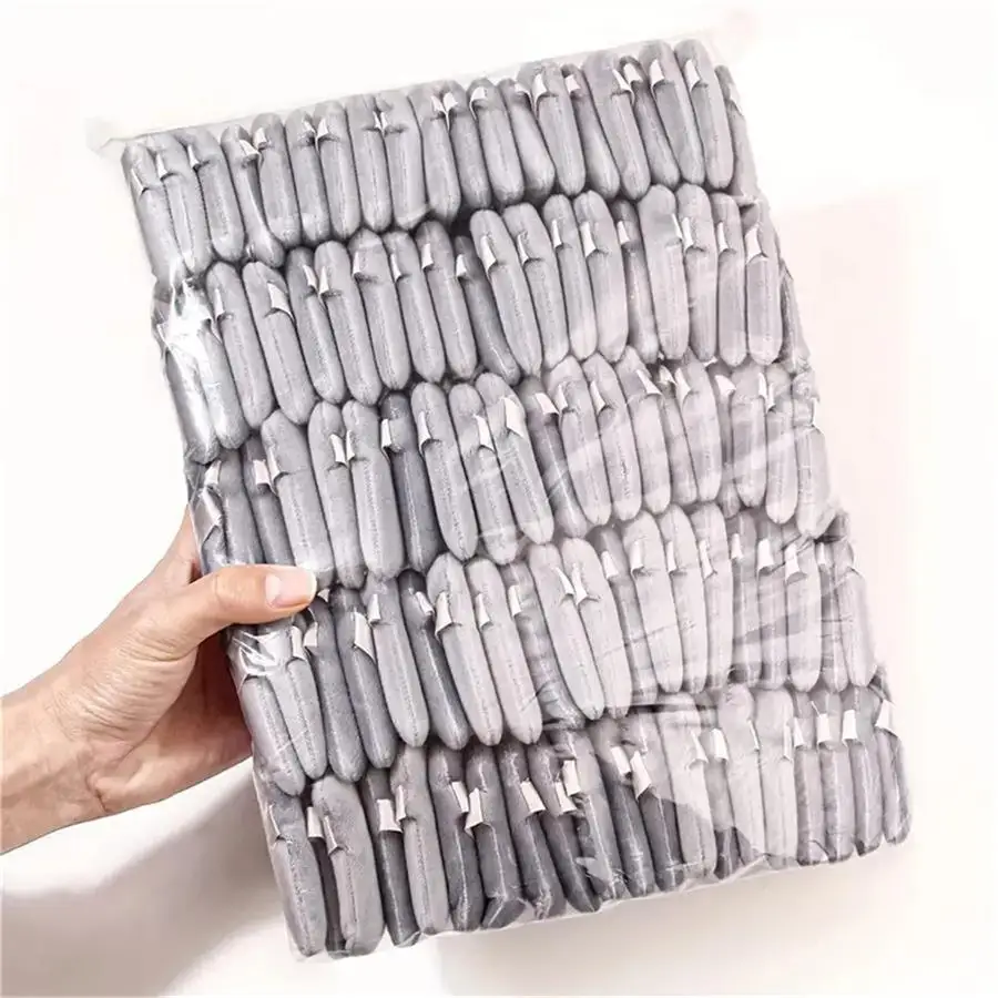 100 قطعة من منتفخة مسحوق المثلث الأسود لمستحضرات التجميل السائلة السائلة الناعمة من القطيفة أداة مكياج منتفخة لكريم الأساس