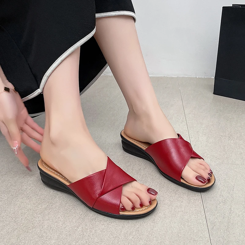 Low Heels Women Slippers Open Toe Sandals Women Summer 2025 Fahsion Dress Platform Pu Leather Beach Flip Flop Comfortable Slides