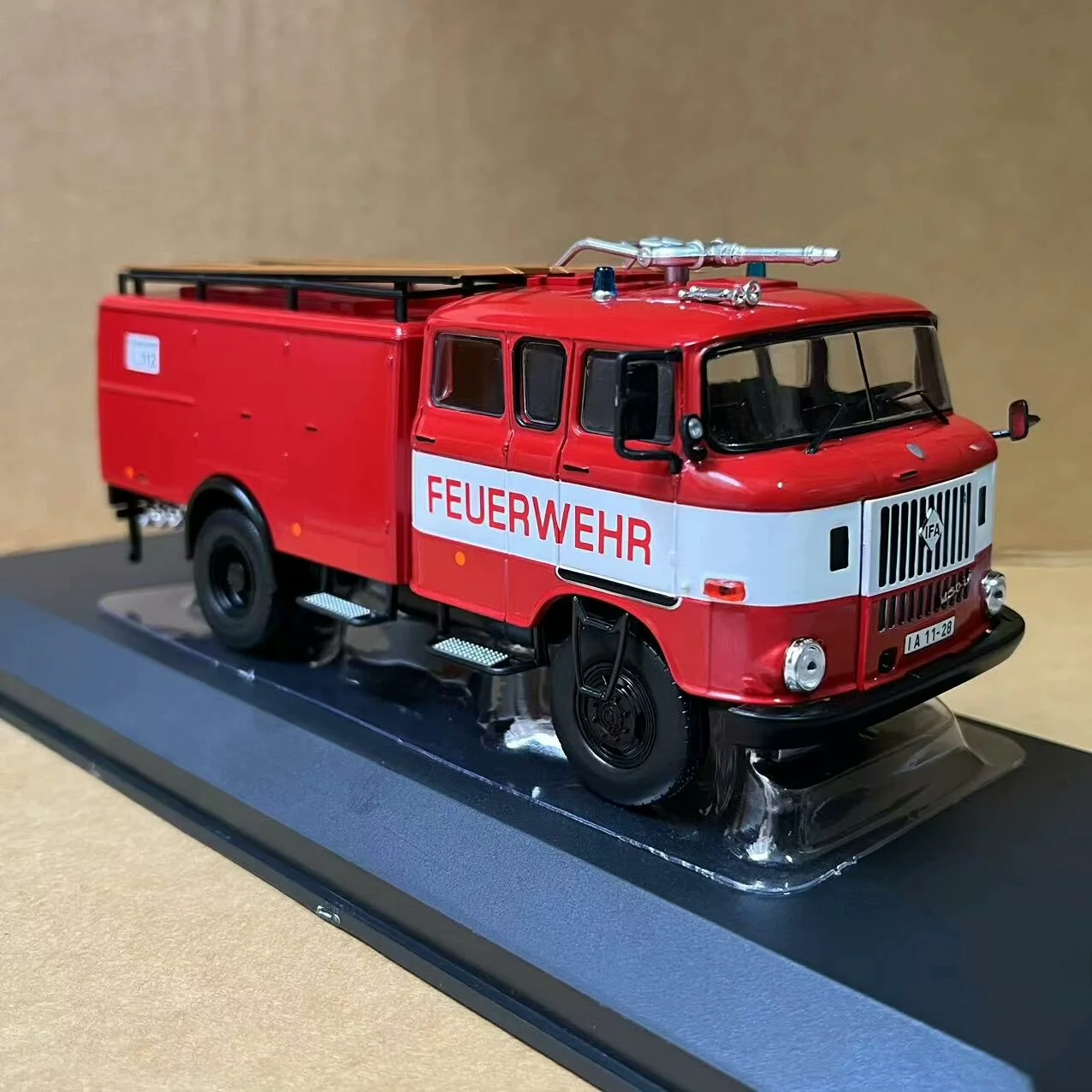 Doos Gebarsten Diecast IXO 1/43 Schaal IFA W50 FEUERWEHR Legering Model Auto Collectible Toy Gift Souvenir Display Ornament