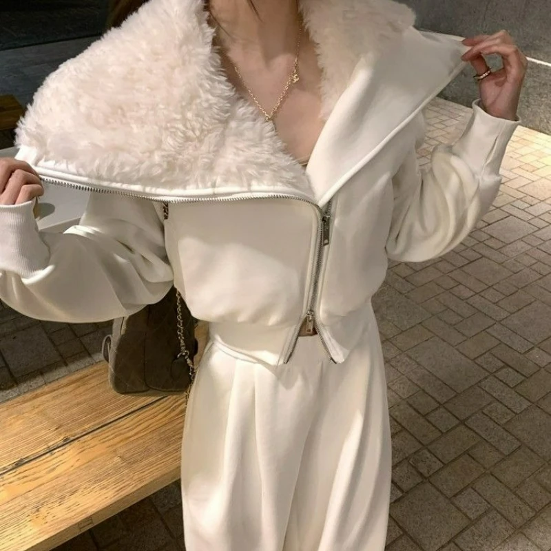 

Зимний модный комплект 2026: широкие брюки и флисовый укороченный худи в американском ретро-стиле, унисекс