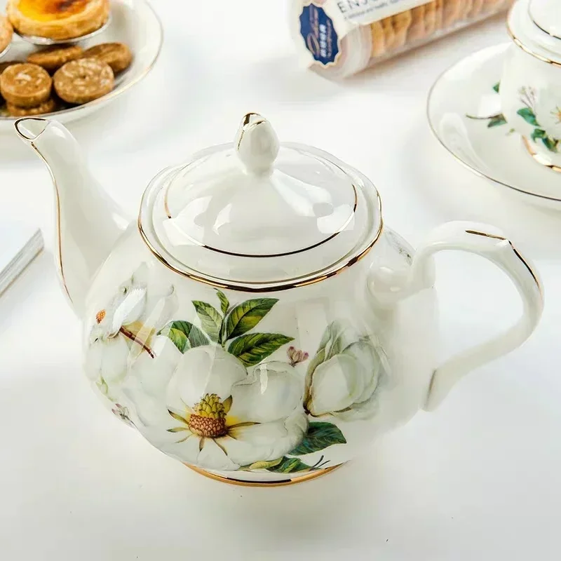 Bone China Ceramic Coffee Pot, Big Volume, British Teapot, Water Kettle, Afternoon Flower Pot, Drinkware, Pitcher Jug, 900ml