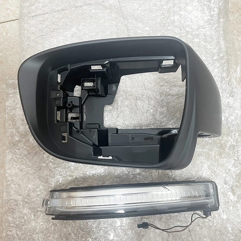

Fix Fogging Issues! Heated Side Mirror Glass for Nissan Qashqai X-Trail 2014-2020, with Dynamic Turn Signal Light & Cover Frame,