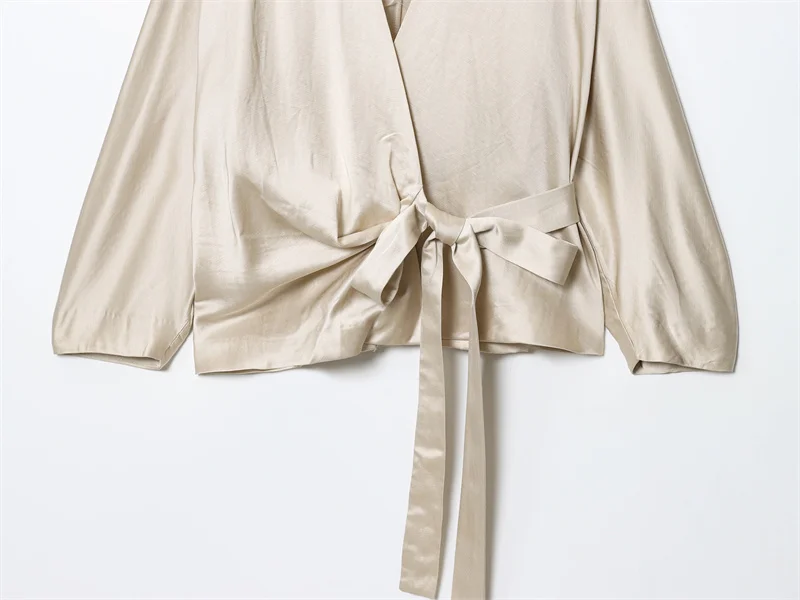 قميص نسائي 2025 خريف نمط جديد لون الشمبانيا كم طويل فتحة مزدوجة التعادل مزين الخامس الرقبة قميص مثير موضة أنيقة #4