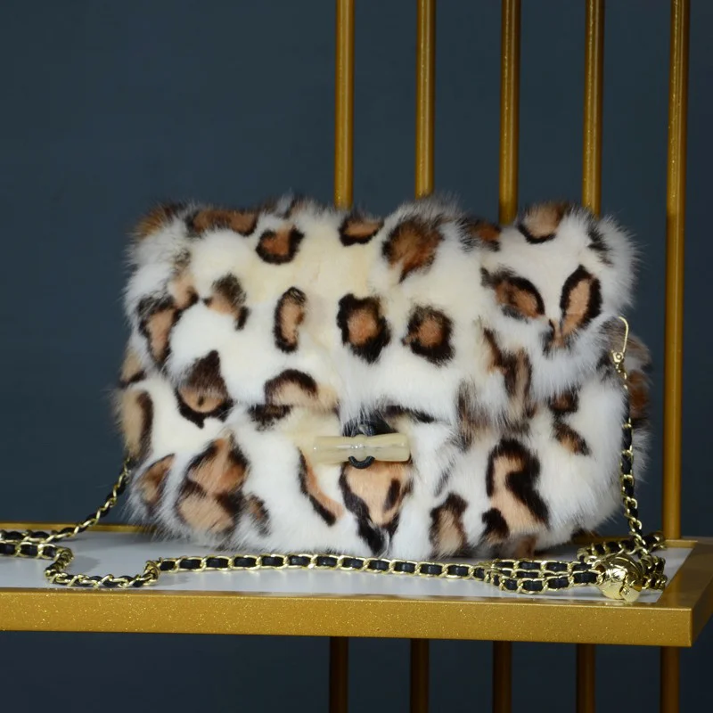 

2023 Winter Fashion New Single shoulder Crossbody Bag Real Fox Fur Ladies Designer Haute Couture Fluffy Fur Bag