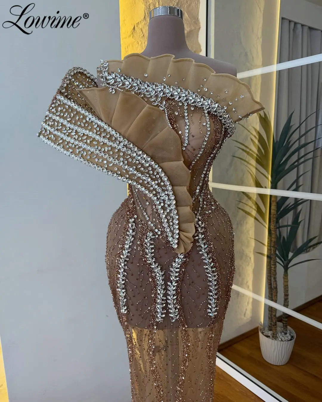 فساتين حفلة موسيقية طويلة بلون الشمبانيا الداكنة مع كريستالات وكشكشة مخصصة لحفلات الزفاف الرسمية العربية المسائية أنيقة للنساء