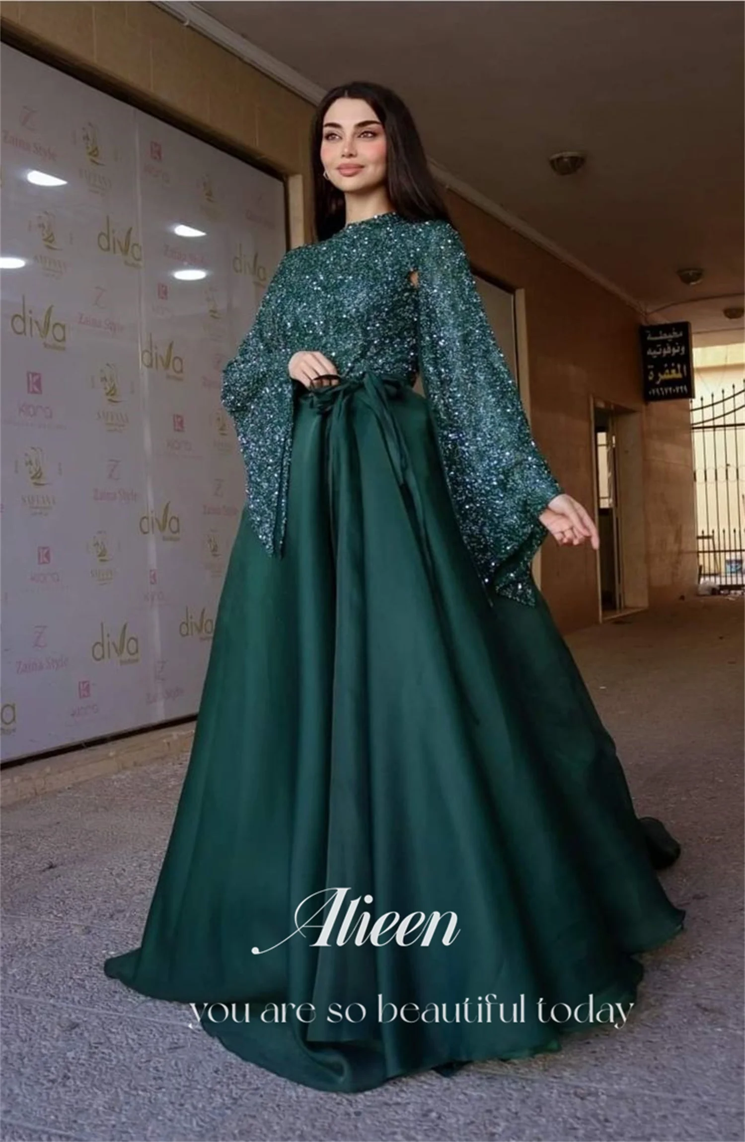 A-line Bead Embroidery Dark Green Scalloped Long Sleeves Chubby Elegant Party Dresses Woman Evening Gala Prom Customized Dress