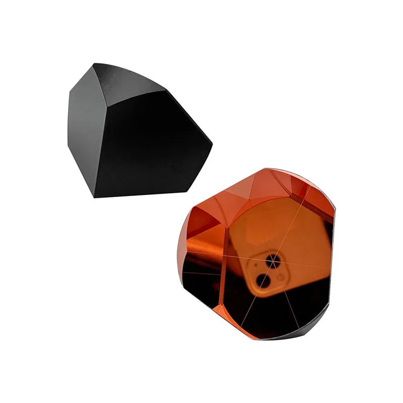 

Медная угловая призма диаметром 64 мм, высотой 39 мм, с медным покрытием, трехгранная, ретрорефлекторная, 5 дуговых секунд.