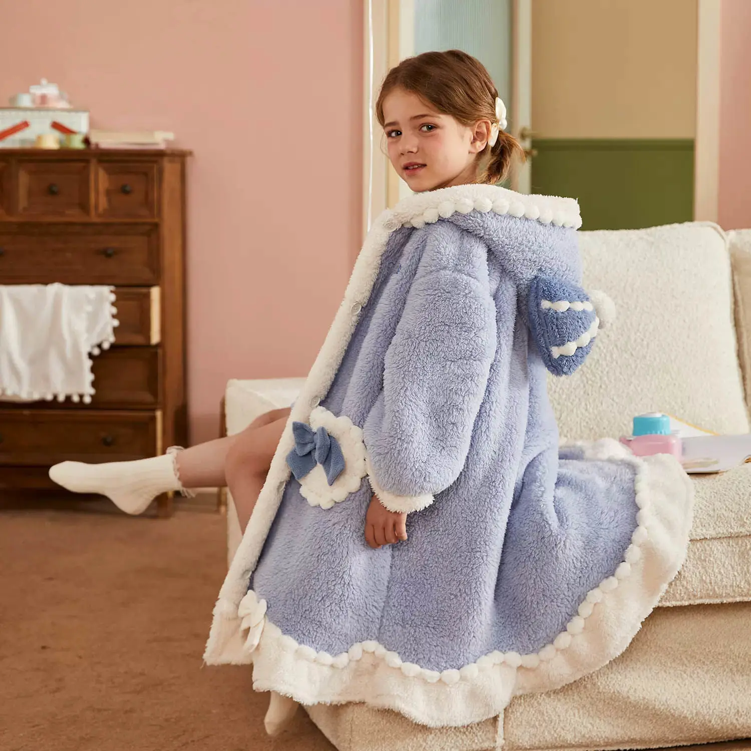 Hooded Kids Bathrobes for Girls Princess Children's Nightgown Winter Thicken Flannel Girls Pajamas Baby Coral Fleece Home Robe