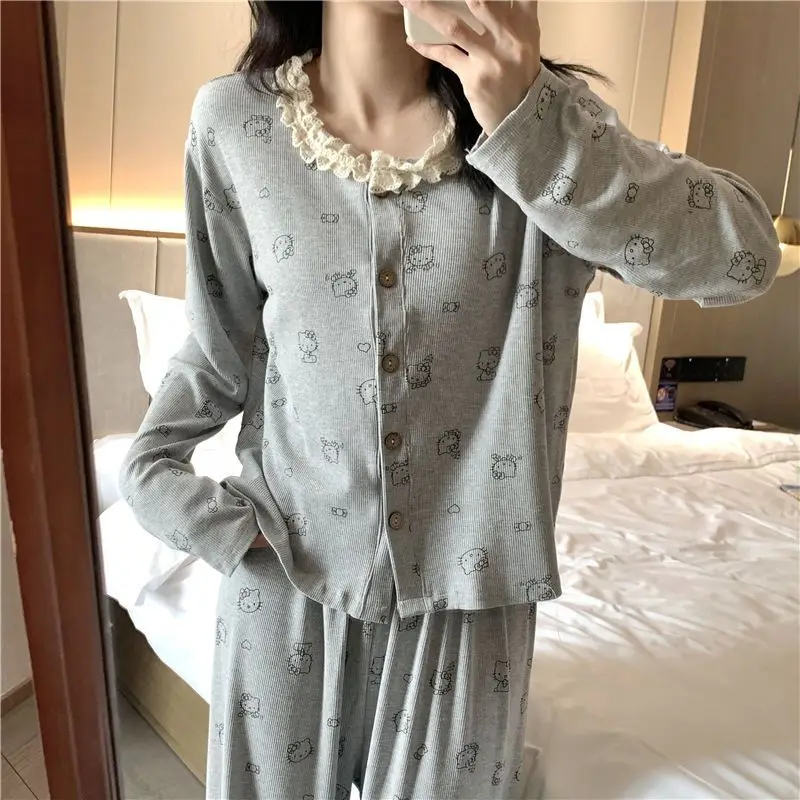 Sanrio süßer Pyjama, Hello Kitty-Pyjama, süß, süß, mit Brustpolster, langen Ärmeln, Mädchen-Frühlings- und Herbst-Stil, Heimkleidungsset