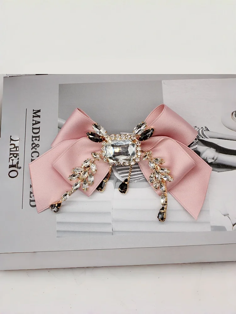 broche-de-cetim-rosa-com-laco-de-strass-para-mulheres-flor-de-fita-com-borla-de-cristal-cinza-preto-elaborada-alfinete-vintage-estilo-corte-para-camisa-e-terno-acessorio-para-vestido-de-banquete-e-casamento