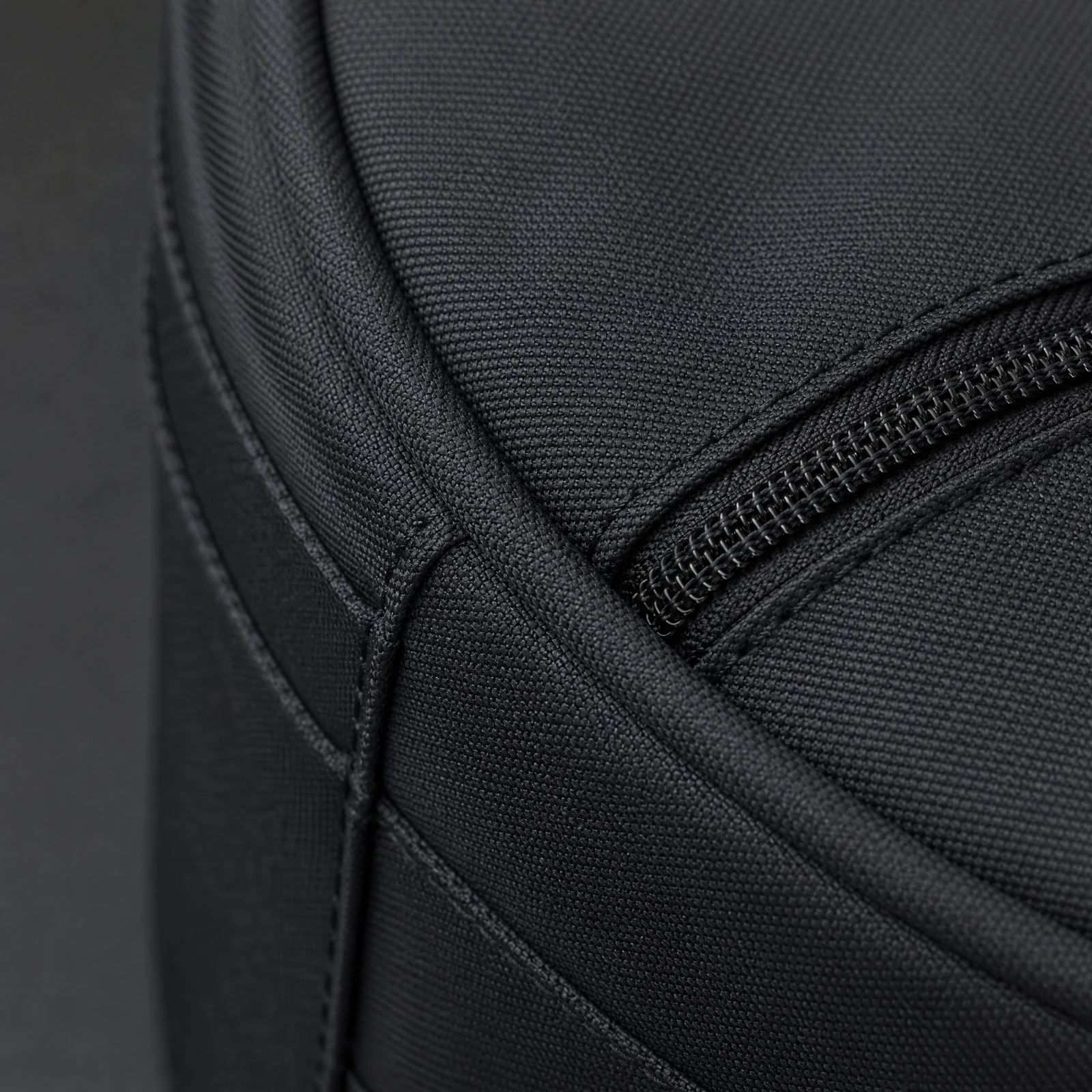 Motorcycle Helmet Storage Bag Two-Way Zipper Cylindrical Helmet Bag with Zippered Top Portable Lightweight for Travel