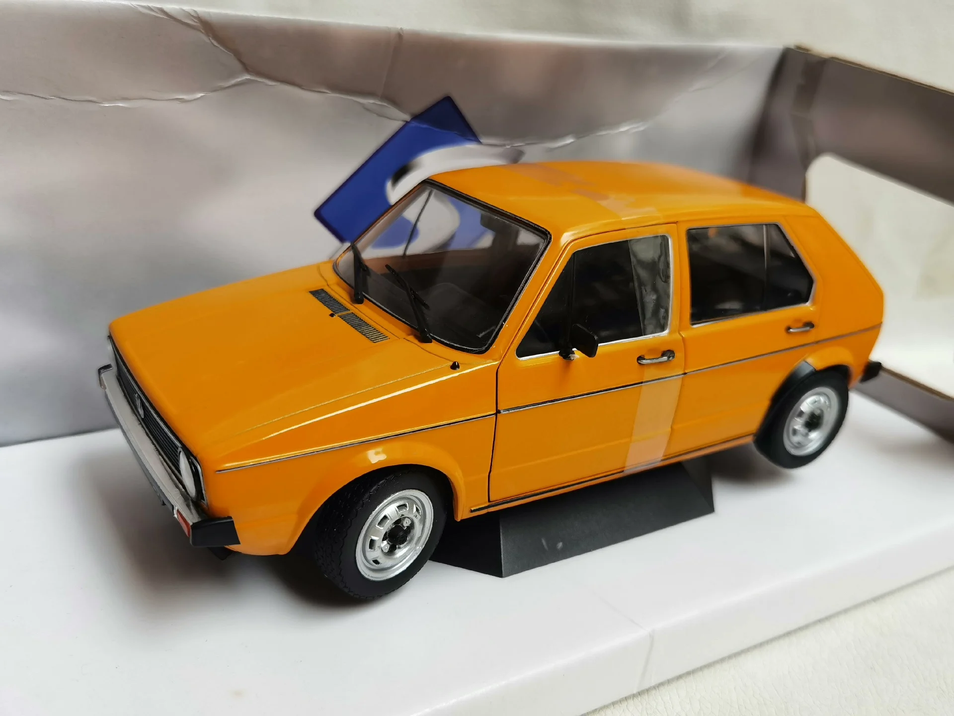 

Diecast Solido 1/18 Scale VW GOLF L Alloy Car Model Collectible Toy Gift Souvenir Display Ornament