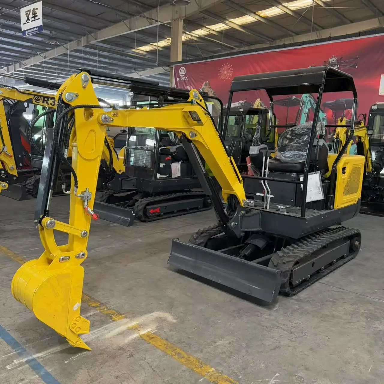 Hot Sale Home Excavator Diesel Kubota Engine Bagger Micro Digger 2 Ton 3 Ton Mini Excavator for Sale