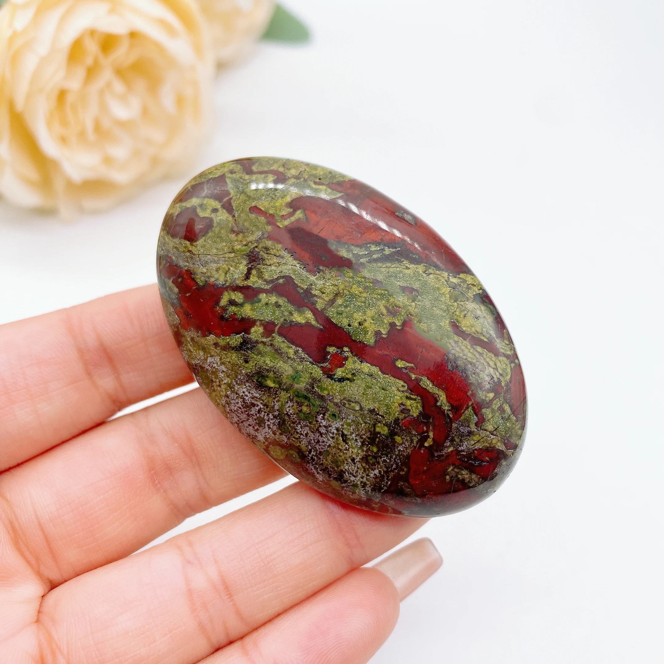 55*35MM Natural Crystal Pocket Palm Stone Energy Gemstone Reiki Dragon Blood Stone Crystal Healing Gift Mineral message tool