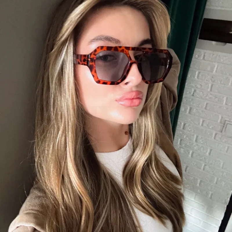 4 pezzi moda femminile doppi ponti occhiali da sole quadrati occhiali dal design semplice multi colore occhiali per protezione solare da esterno di alta qualità