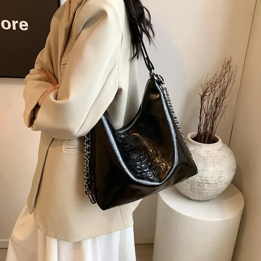 

New fashion large-capacity texture popular bag female work commuting handbag oilskin simple single-shoulder underarm female bags